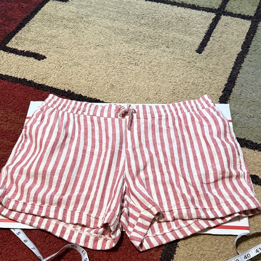 Old navy linen shorts large